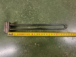 Gancio a doppia asta per pannello scanalato