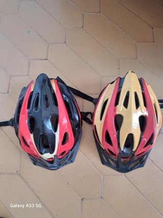 2 Cascos de Bicicleta
