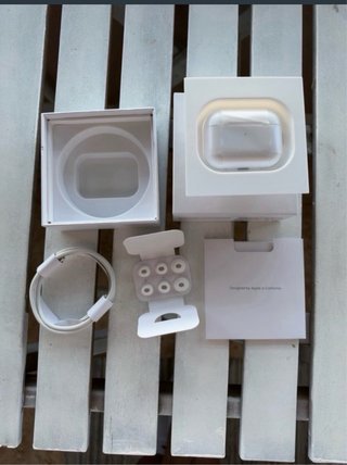 AirPods Pro4 (Apple)