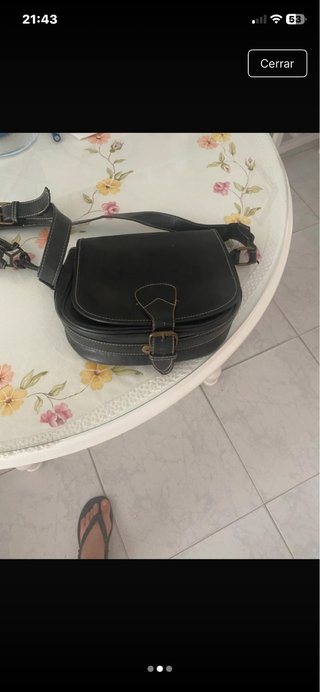 Bolso de hombro negro mediano