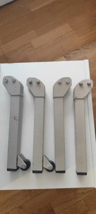 Patas de cama con ruedas