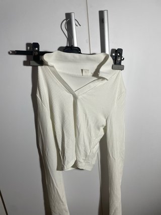 Jersey blanco manga larga cuello polo