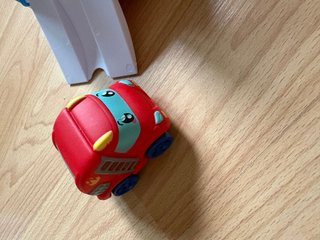 Camión transporte con coche