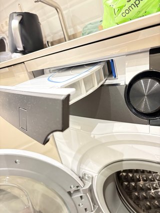 Lavadora-Secadora AEG LWR9816O5X  9000 Series