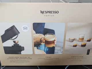 Cafetera Nespresso Vertuo Pop y Aeroccino
