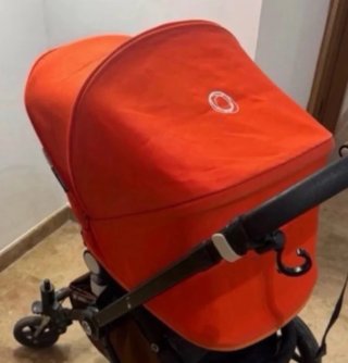 Funda capota Bugaboo Silla Paseo. Color rojo.