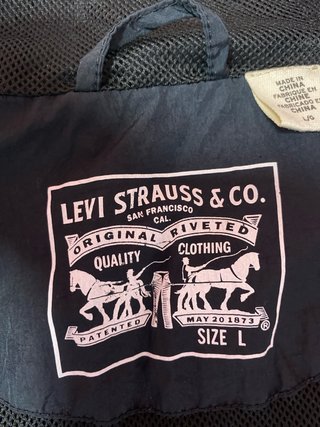 Chubasquero Levi's Negro Niño