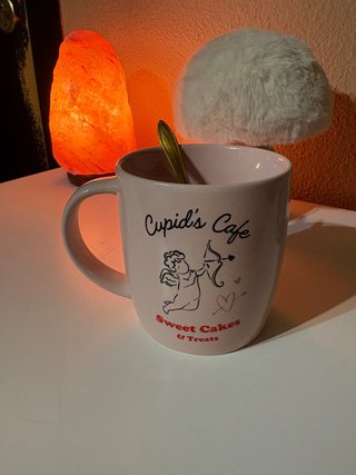 Taza Cupid's Cafe Sweet Cakes