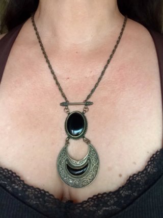 Collar Étnico / Boho con Colgante de Luna