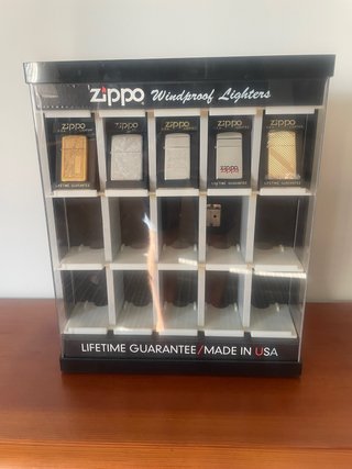 Espositore di accendini Zippo a prova di vento