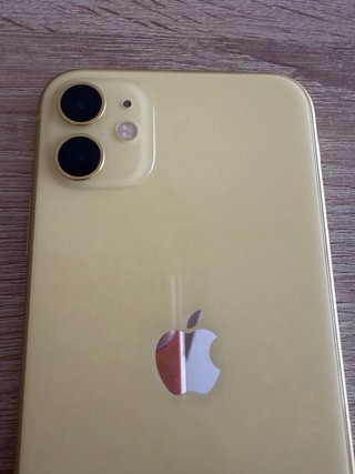 iPhone 11 Amarillo
