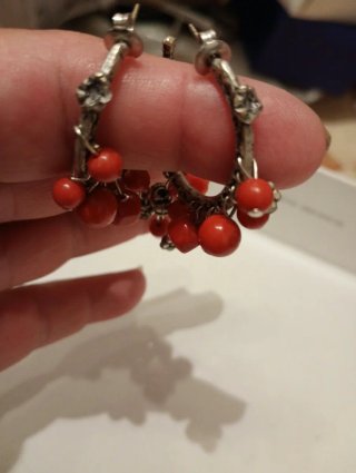 Pendientes de Aros con Abalorios Rojos