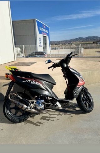 Yamaha Jog RR Negra