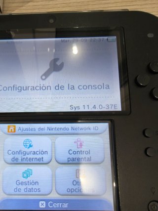 Nintendo 2DS + Mario Kart 7 + Funda
