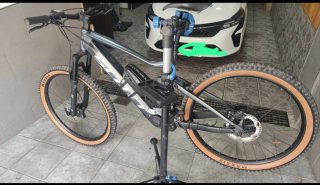 Bicicleta Eléctrica de Montaña Scott strike 930