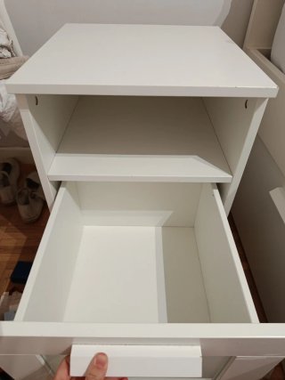 Mesitas de noche blanca Ikea iguales