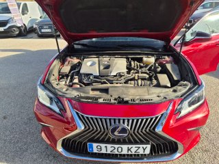 Lexus ES 2019