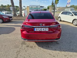 Lexus ES 2019
