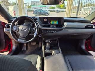 Lexus ES 2019