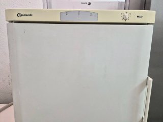 Congelador Vertical Bauknecht Blanco