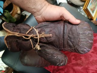 Guantes de boxeo antiguos