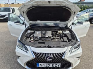 Lexus ES 2019