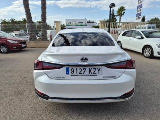 Lexus ES 2019
