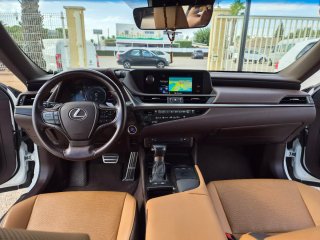 Lexus ES 2019