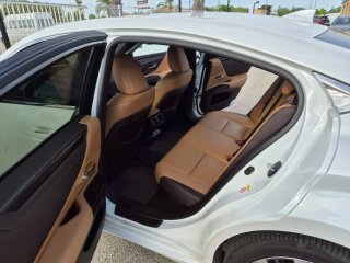 Lexus ES 2019