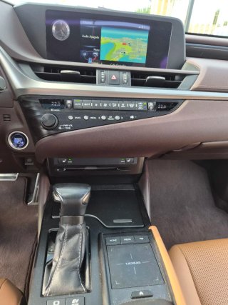 Lexus ES 2019