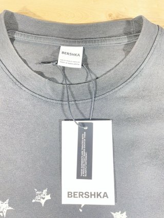 Camiseta manga larga Bershka LOST WITHIN
