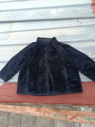 Chaquetón de Pelo Sintético Negro