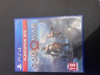 PS4 Pro (PlayStation 4) con 3 juegos
