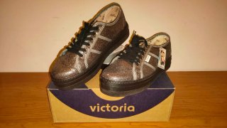 3 Pares de Zapatillas Victoria con dos usos.