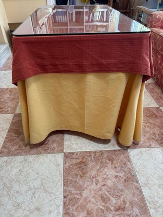 Mesa camilla con faldilla
