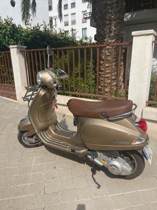 Vespa LX 125 ie Touring (2012)