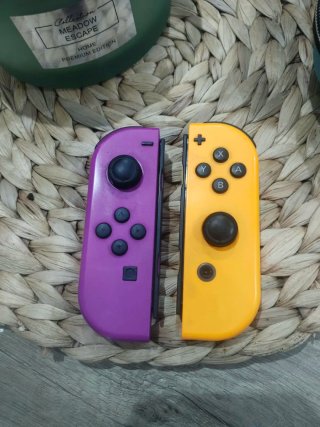 Mandos Nintendo Switch Morado y Amarillo