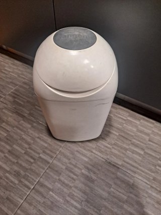Contenedor de pañales para bebé