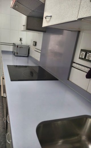 Encimera Silestone + dos picas+extractor + grifo