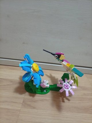 LEGO Creator Colibrí y Flores echo