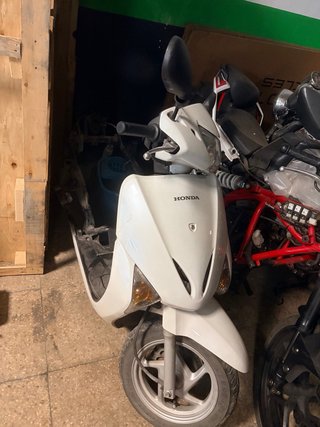 Honda Lead 110 Scooter Blanca
