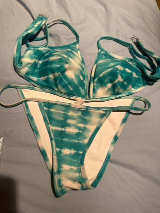 Bañador bikini tie-dye verde y blanco