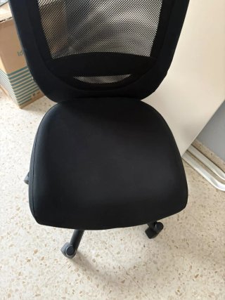 Silla de oficina negra