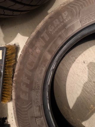 UNA UNICA Rueda Goodyear 205/60R16 92V