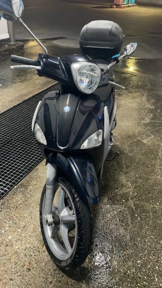 Piaggio Liberty Scooter Negro/Plata
