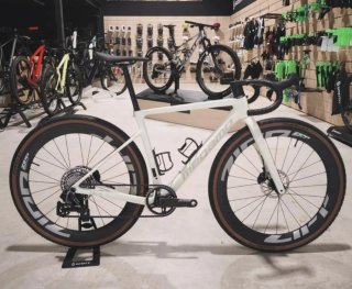 MEGAMO SILK 01 SLR GRAVEL 2026