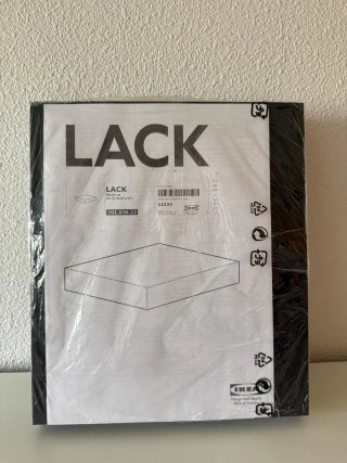 4 Baldas LACK IKEA 30x26 cm 2 negras, 2 blancas.