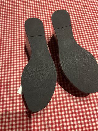 Sandalias de cuña Zara piel granate