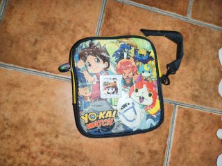 Nintendo 2DS Blanca y Roja con Juego y Funda