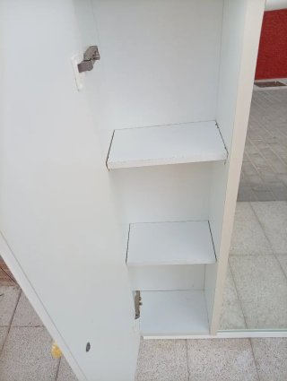 Espejo de baño con armario lateral